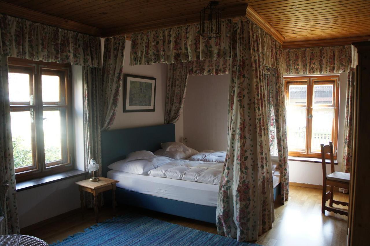Hotel Schwarzer Adler Erlangen Bagian luar foto