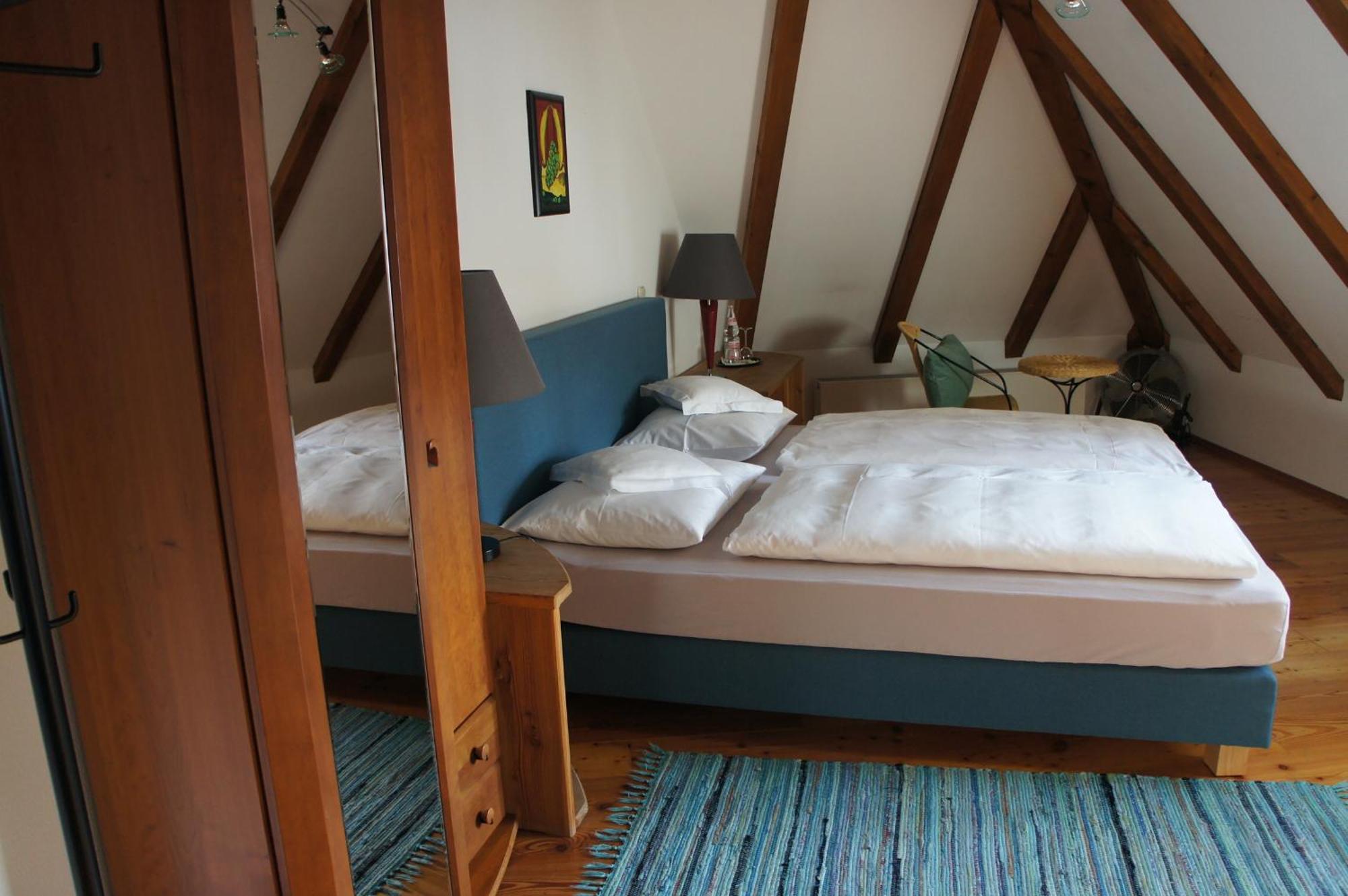 Hotel Schwarzer Adler Erlangen Ruang foto